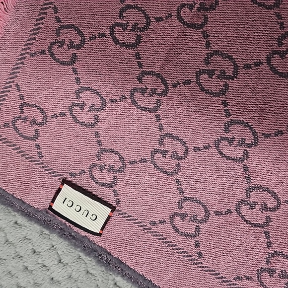 💥Authentic Gucci Scarf - Picture 2 of 7